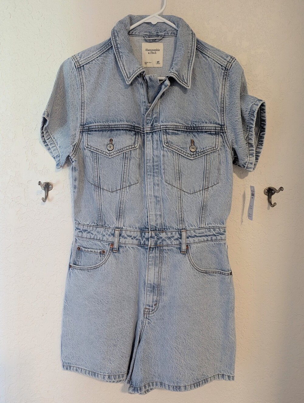 NWT Abercrombie & Fitch Light Blue Denim Short Romper Size Medium Tall